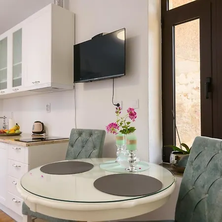 Oasis Waterfront Apartament *